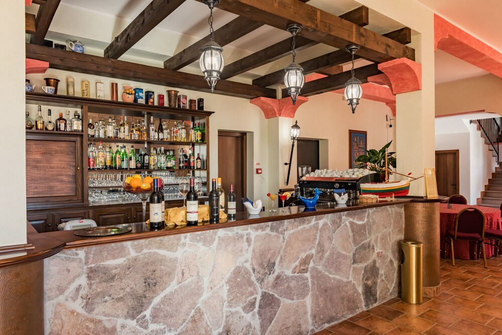 Hotel Bar