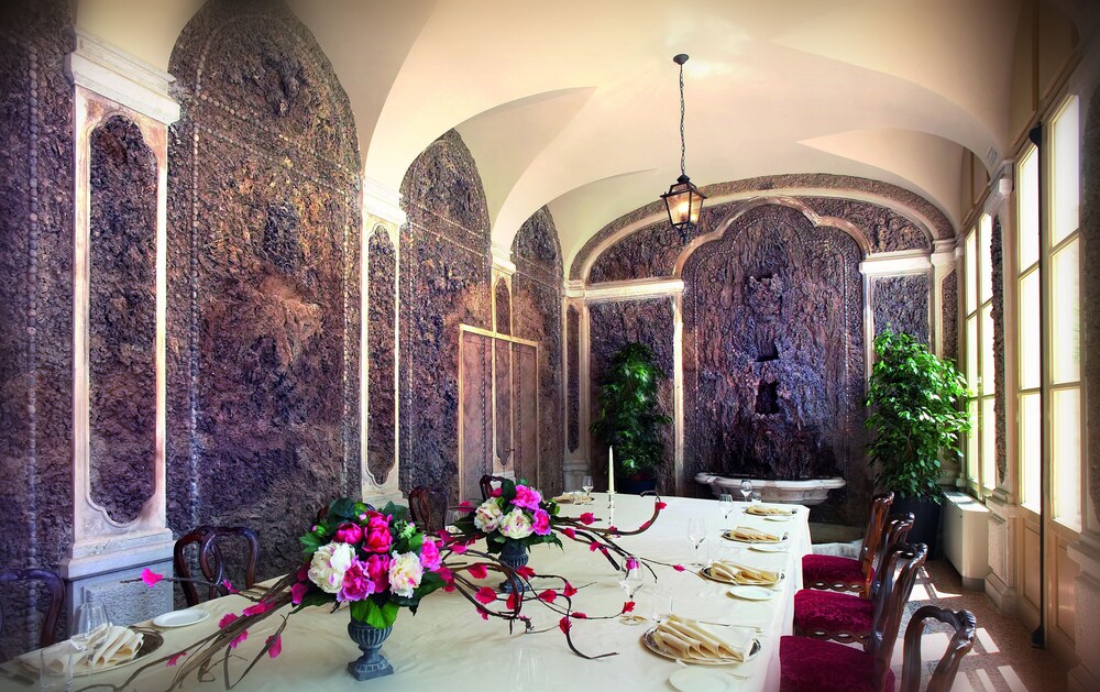 Family Dining