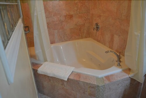 Jetted Tub