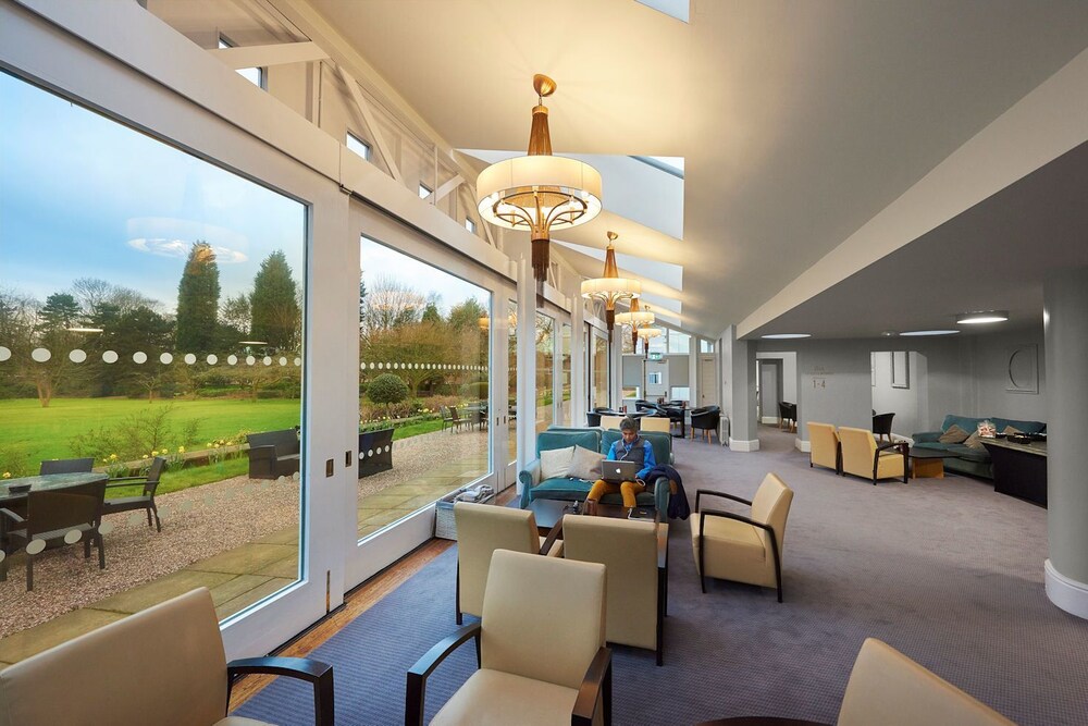 Hotel Lounge