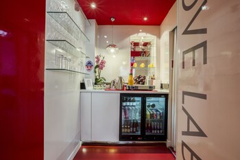 Hotel Bar