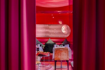Hotel Bar