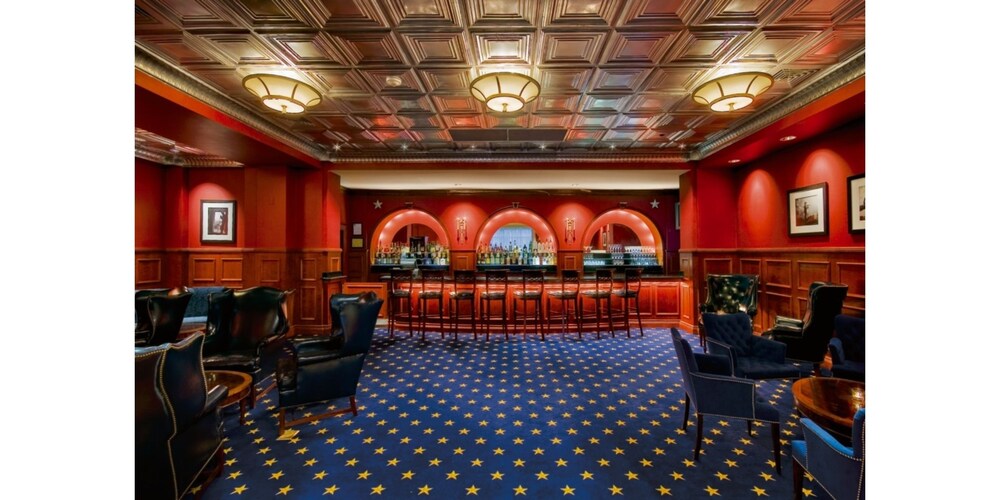 Hotel Lounge