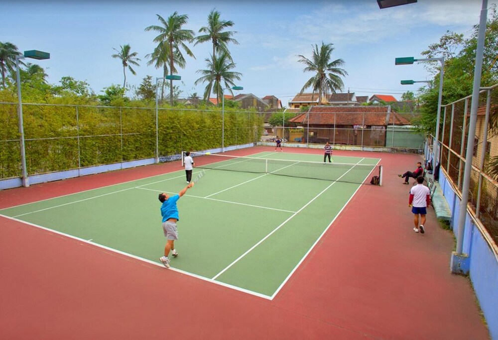 สนามเทนนิส