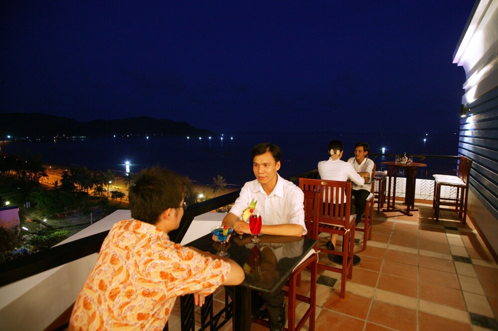 Hotel Bar