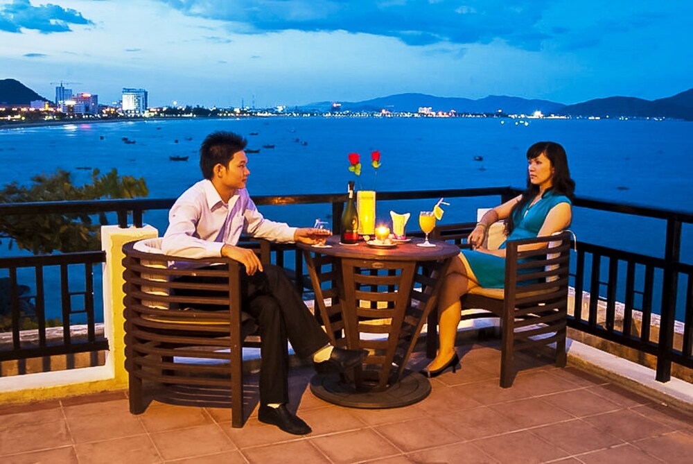 Hotel Bar