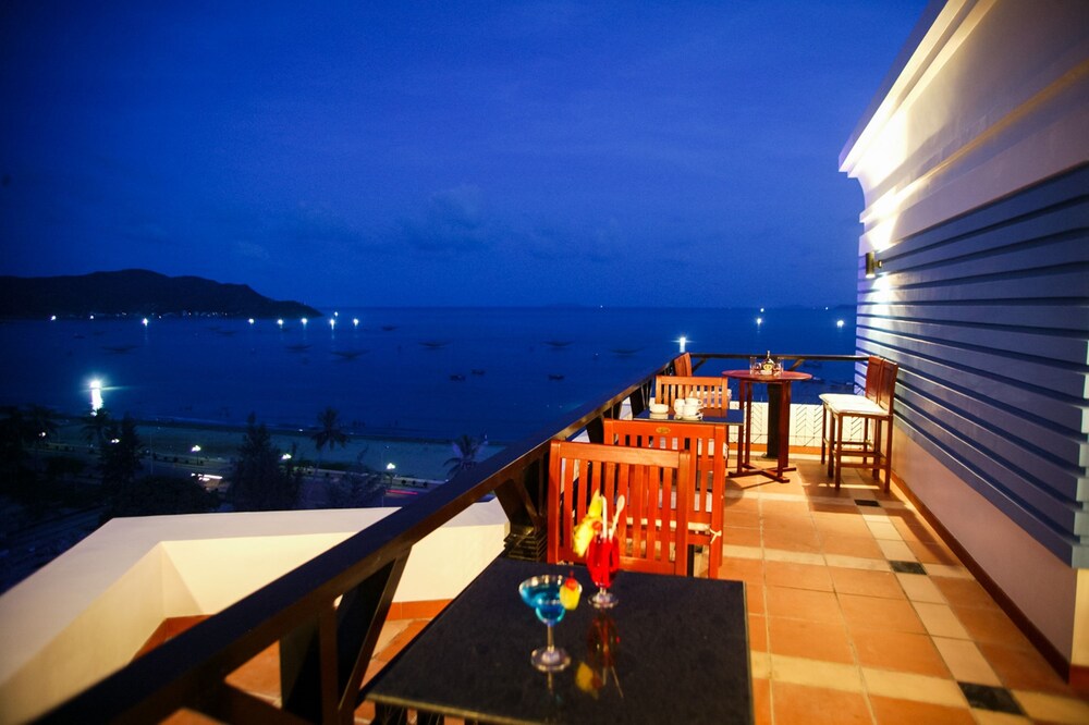 Hotel Bar