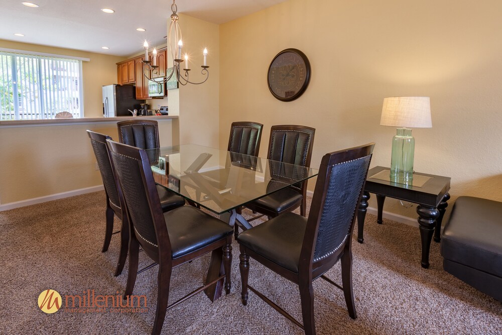 Townhome, 3 Bedrooms - In-Room Dining