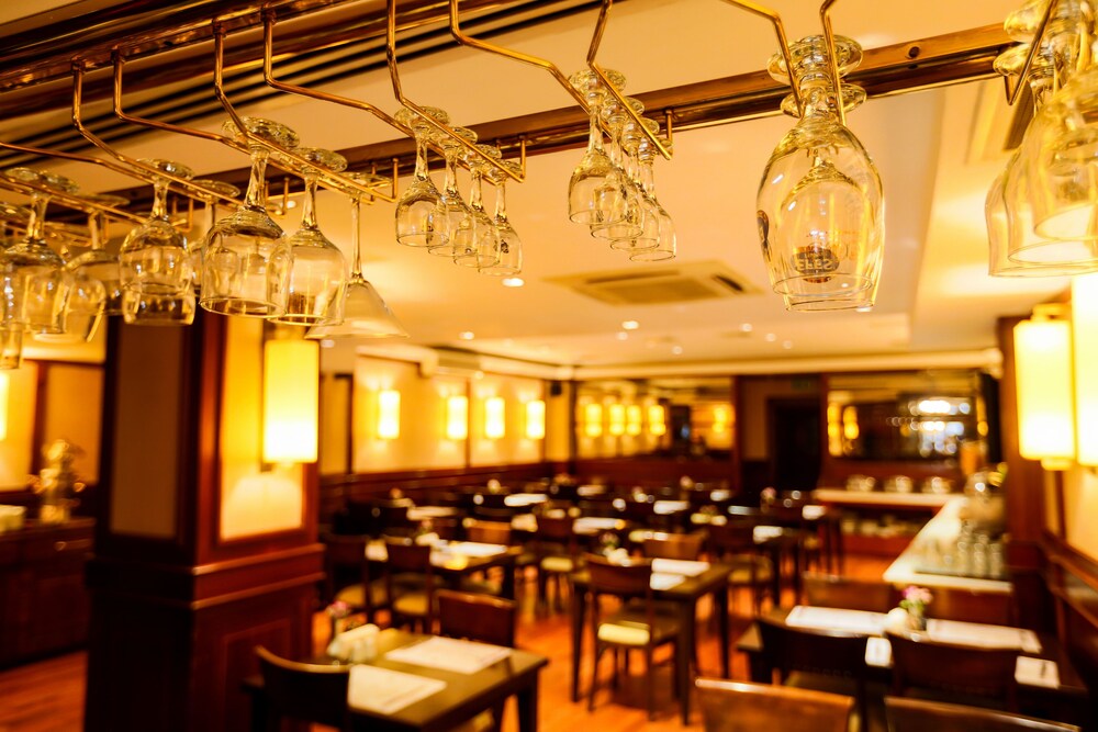 Hotel Bar