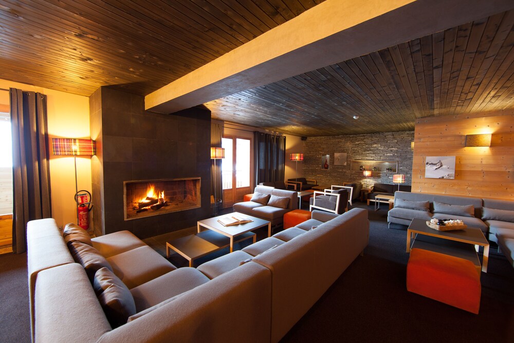 Hotel Lounge