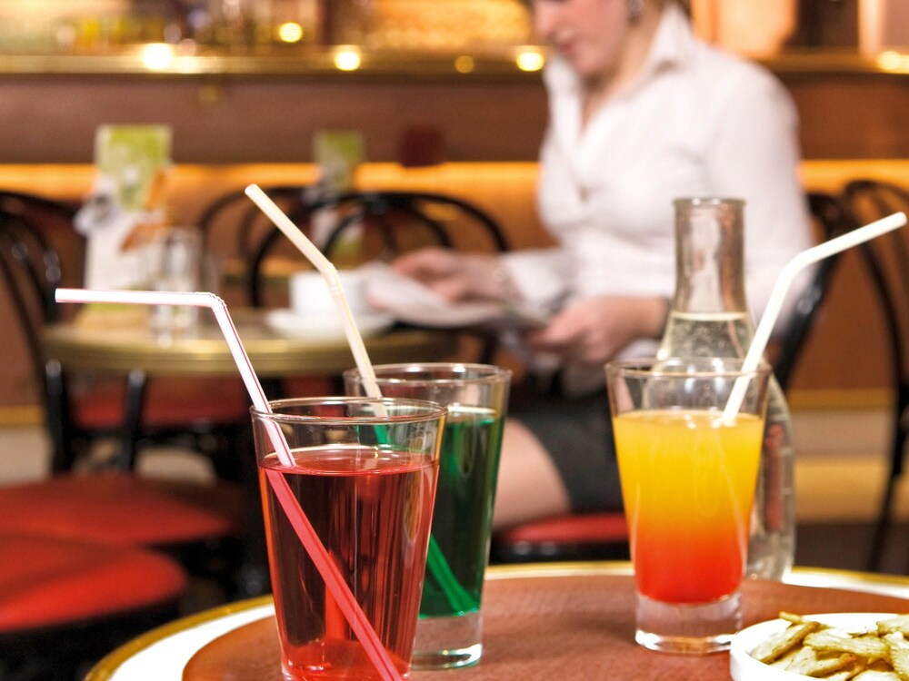 Hotel Bar