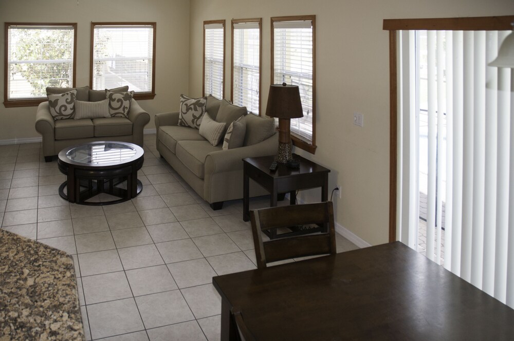 Luxury Villa, 4 Bedrooms, Pool Access - Guestroom