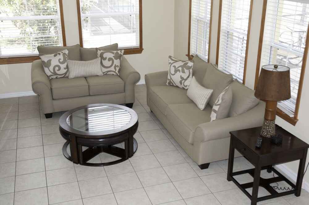 Luxury Villa, 4 Bedrooms, Pool Access - Guestroom
