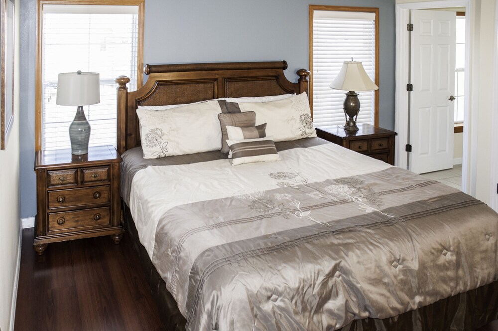 Luxury Villa, 4 Bedrooms, Pool Access - Guestroom