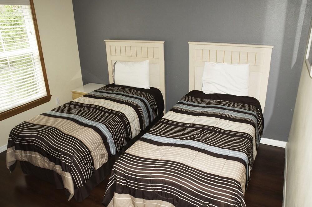 Luxury Villa, 4 Bedrooms, Pool Access - Guestroom
