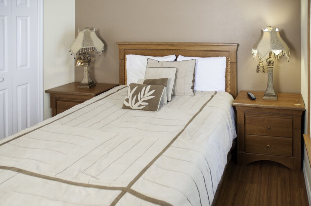 Luxury Villa, 4 Bedrooms, Pool Access - Guestroom