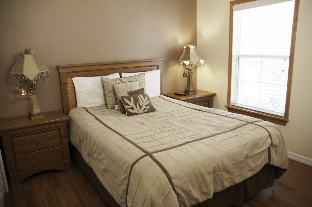 Luxury Villa, 4 Bedrooms, Pool Access - Guestroom