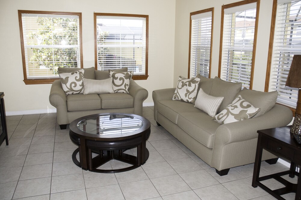 Luxury Villa, 4 Bedrooms, Pool Access - Guestroom