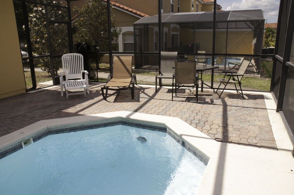 Luxury Villa, 4 Bedrooms, Pool Access - Guestroom
