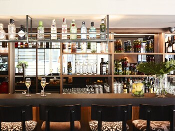 Hotel Bar