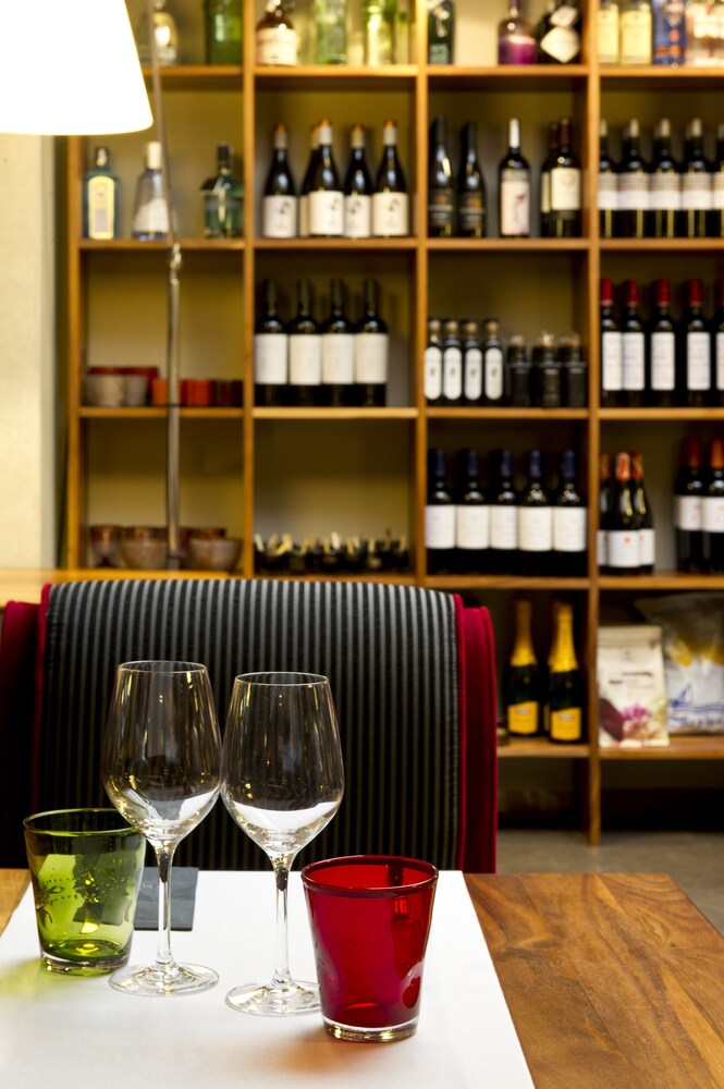 Hotel Bar