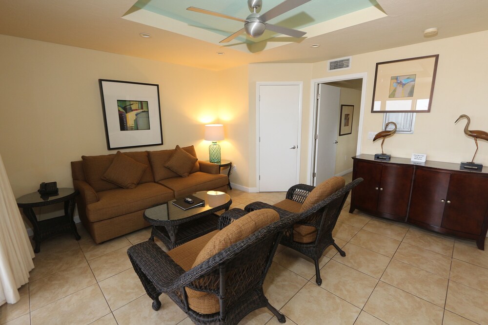 One bedroom deluxe - Living Room