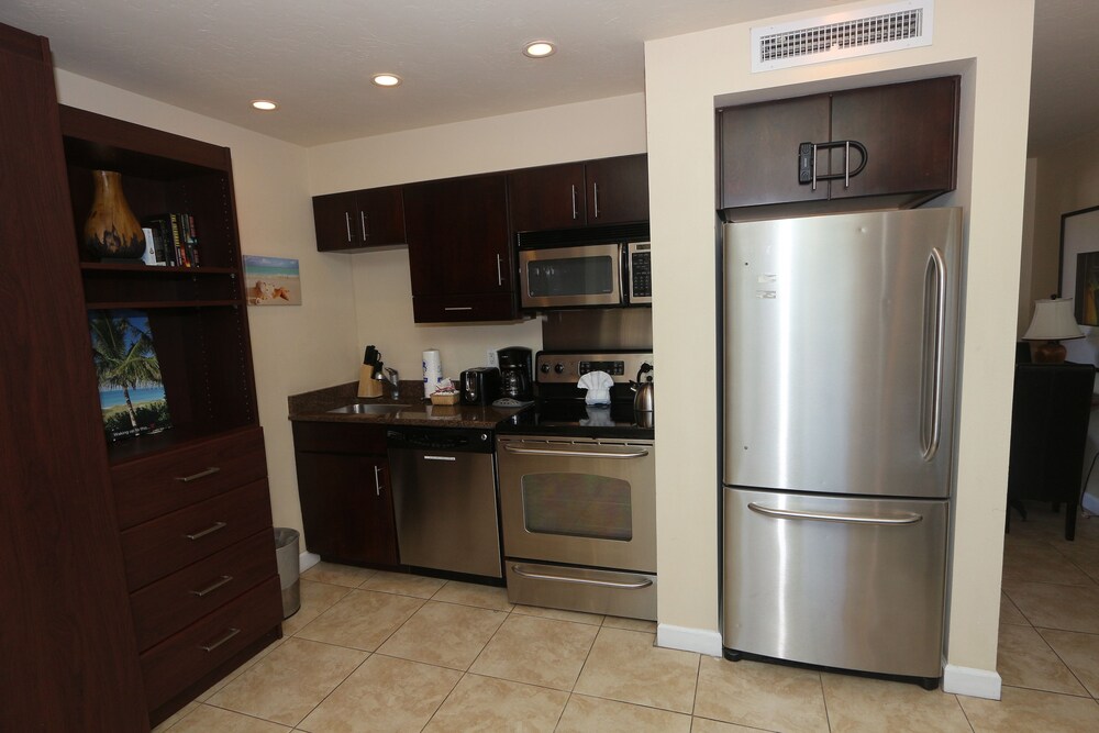 Studio Suite - In-Room Kitchen