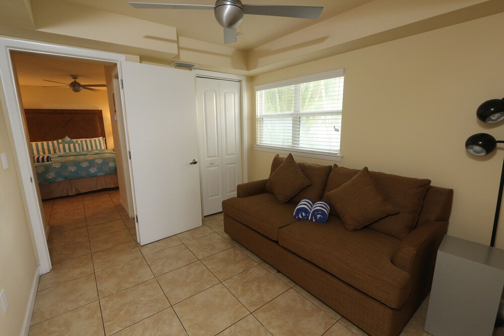 One bedroom deluxe - Living Area