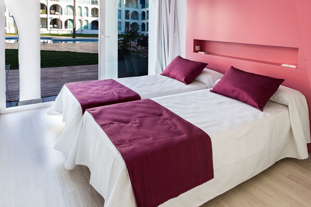 Apartment, 1 Bedroom, Pool Access - Guestroom
