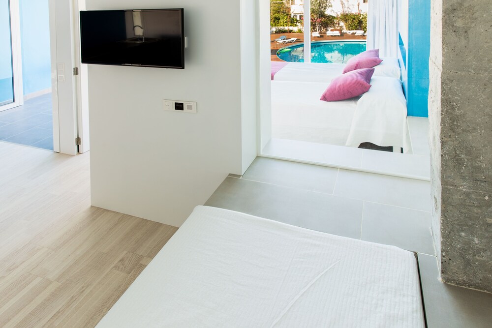 Apartment, 1 Bedroom, Balcony - Guestroom