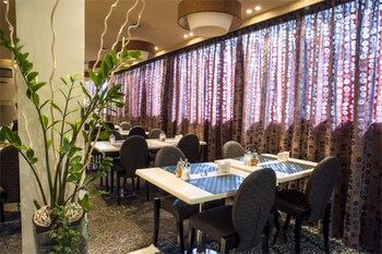 Food Court