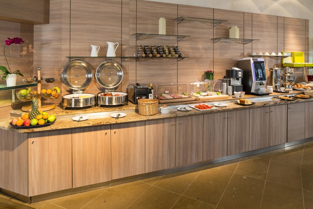 Buffet, Residhome Courbevoie La Défense