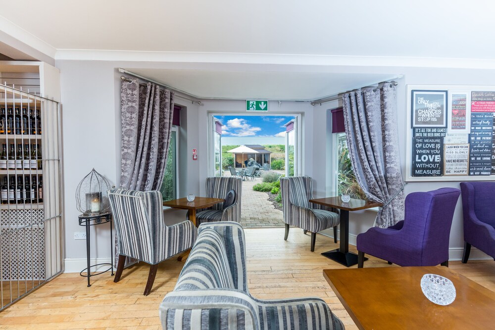 Hotel Lounge