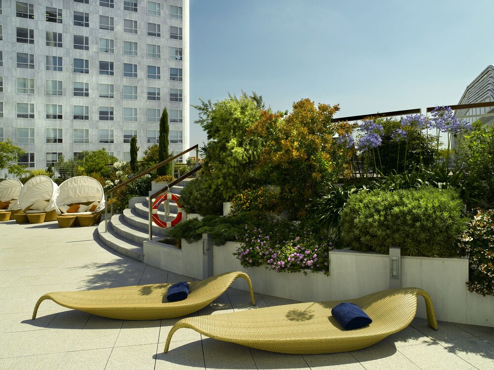 Sundeck