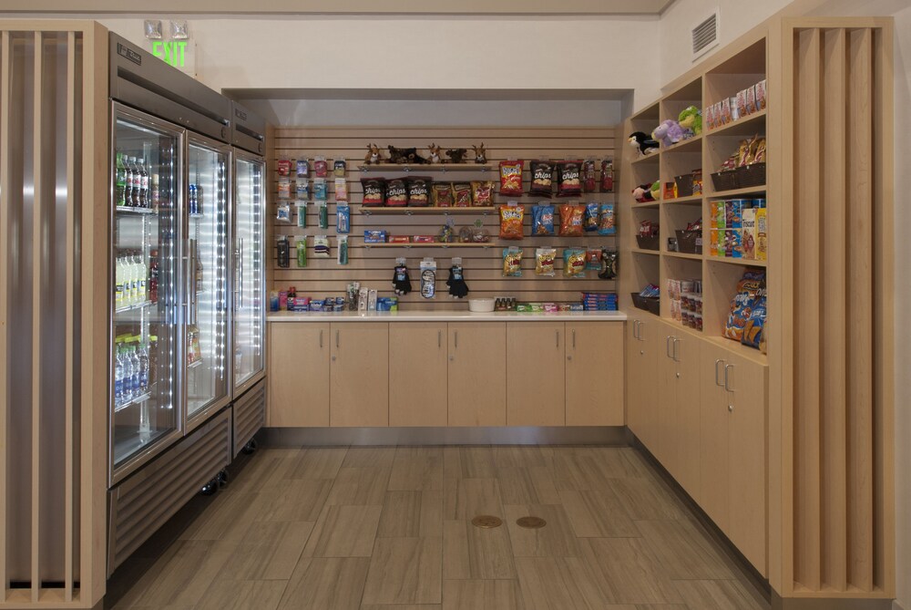 Snack Bar