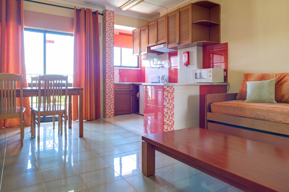 Apartment, 1 Bedroom, Pool View - Living Room
