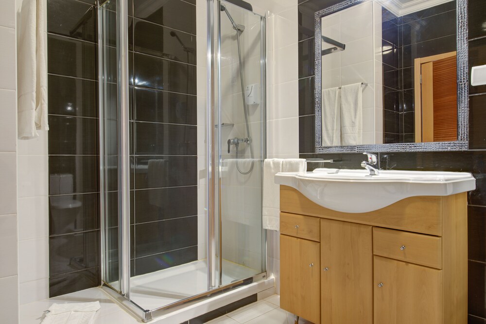 Apartment, 1 Bedroom, Pool View - Bathroom