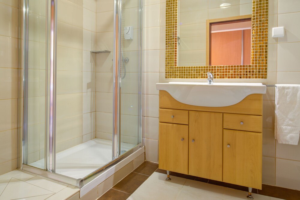 Standard Apartment, 2 Bedrooms - Bathroom