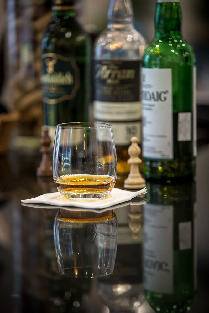 Hotel Bar