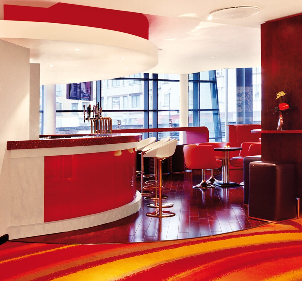 Hotel Bar