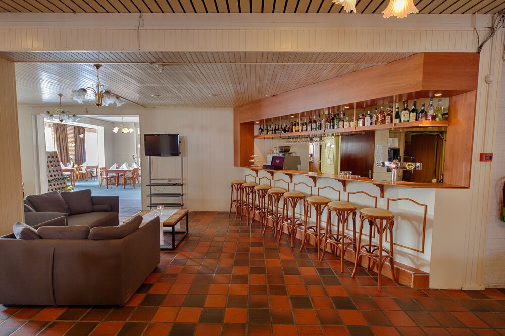 Hotel Bar