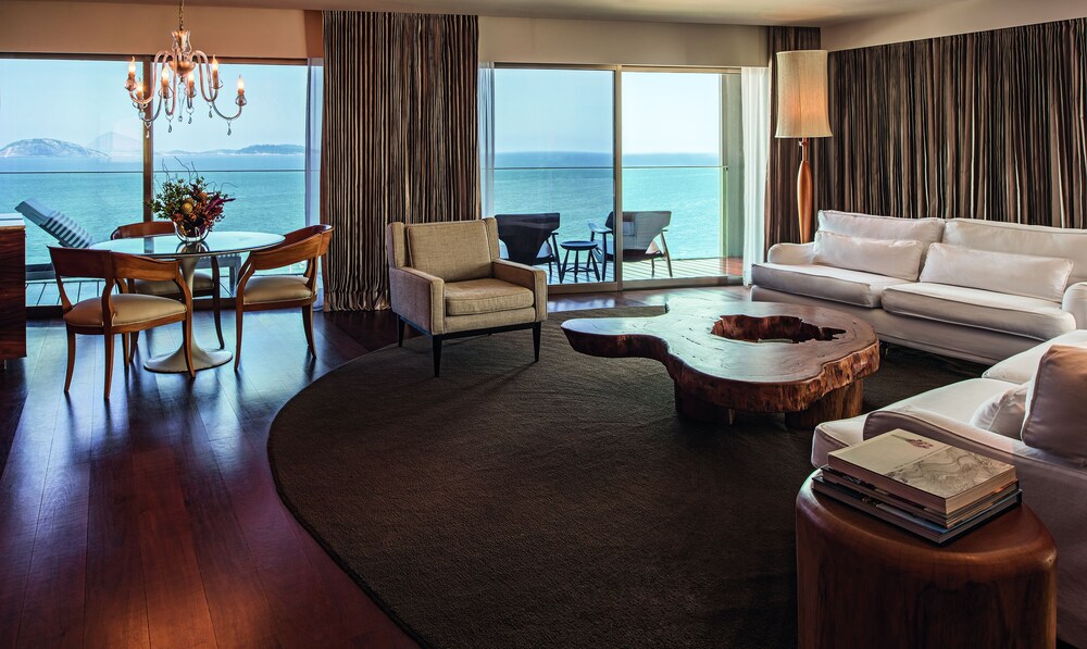 Executive Lounge