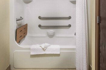 Deep Soaking Bathtub