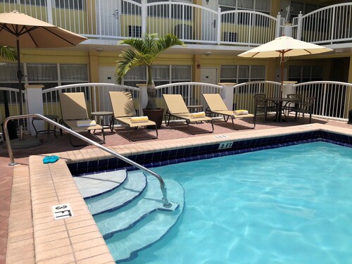 Beach Place Hotel