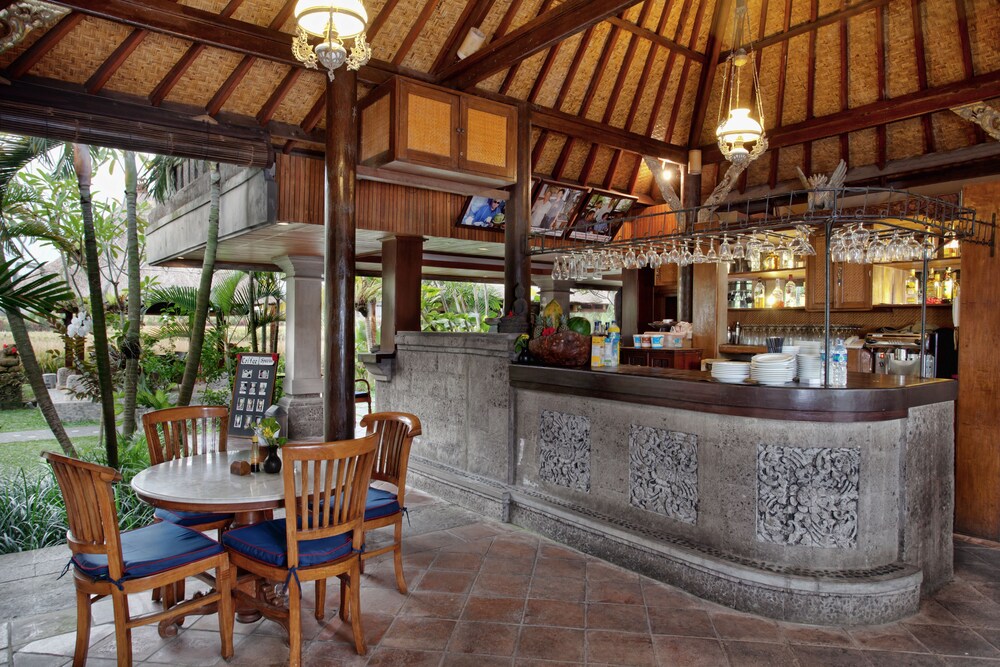 Hotel Lounge