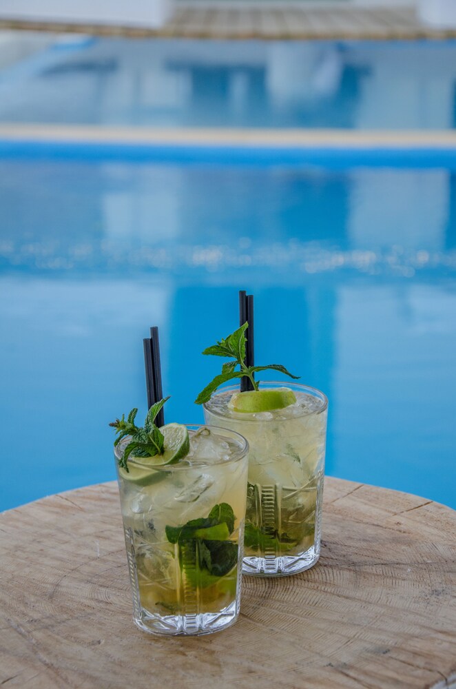 Poolside Bar
