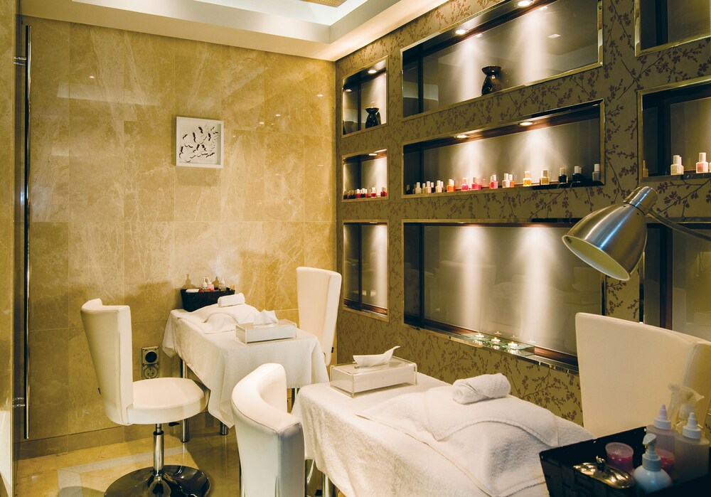 Nail Salon