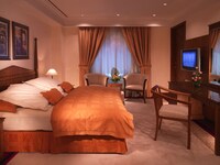 Junior Suite at Concourse C