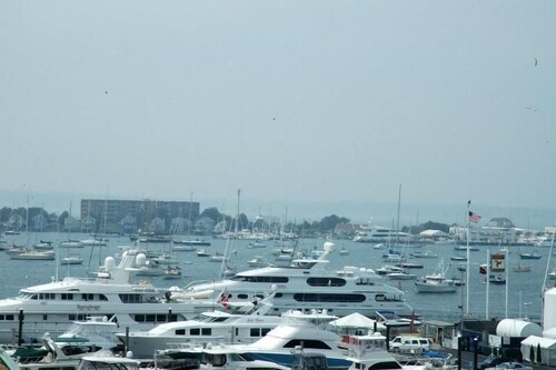 Exterior, Newport Bay Club and Hotel