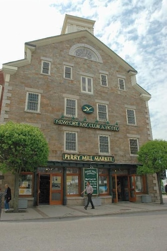 Exterior, Newport Bay Club and Hotel